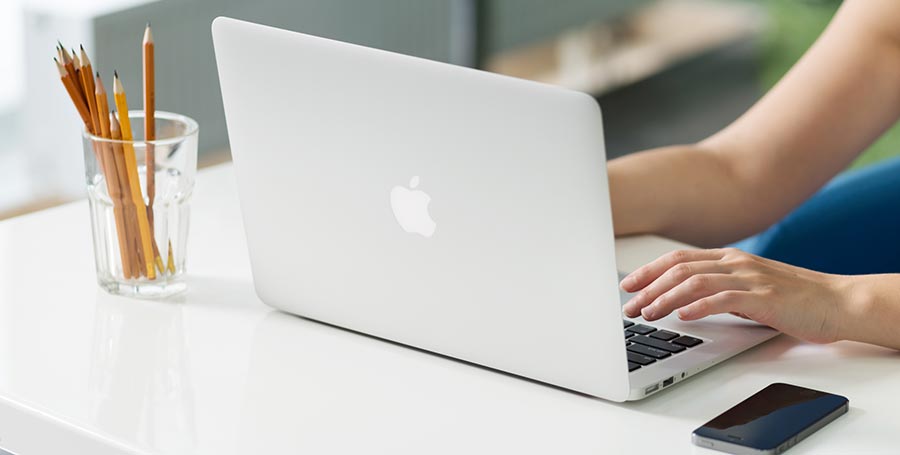 Лаптоп Apple - Повредено дъно